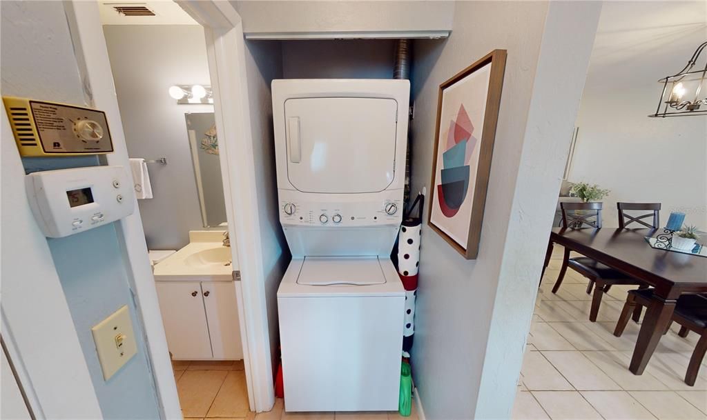 Stackable washer/dryer