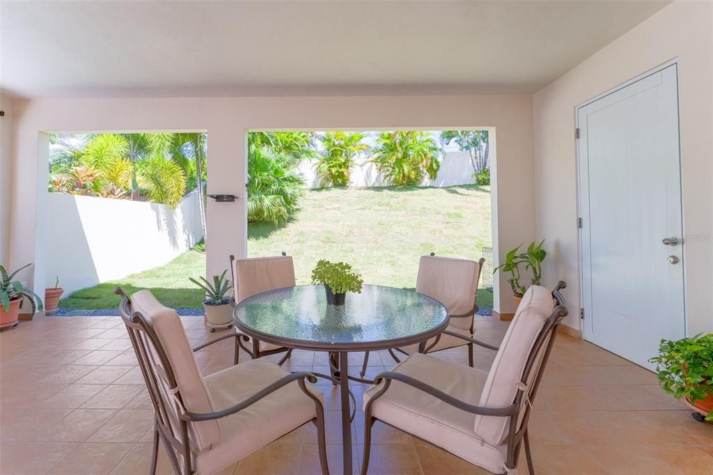 For Sale: $425,000 (4 beds, 2 baths, 2200 Square Feet)