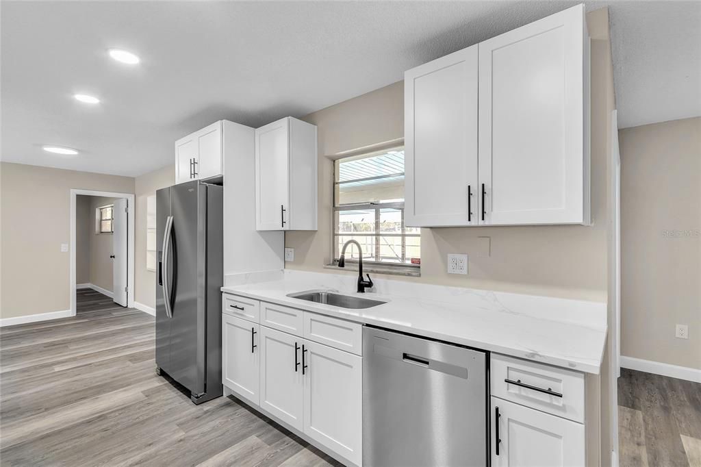 For Sale: $349,900 (3 beds, 2 baths, 1472 Square Feet)