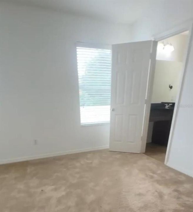 For Sale: $328,000 (2 beds, 2 baths, 1324 Square Feet)