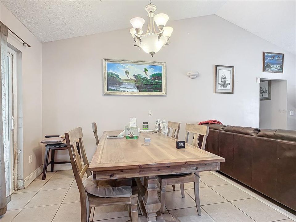 For Sale: $350,000 (3 beds, 2 baths, 1546 Square Feet)