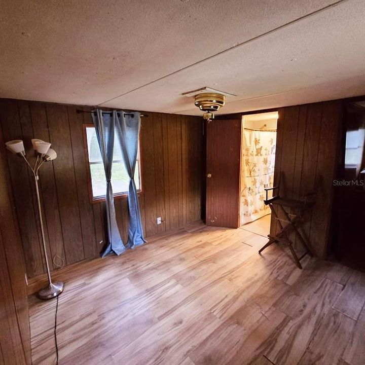 For Sale: $79,900 (2 beds, 2 baths, 720 Square Feet)