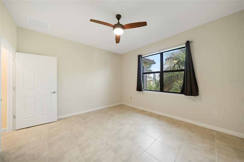 For Sale: $320,000 (2 beds, 2 baths, 1378 Square Feet)