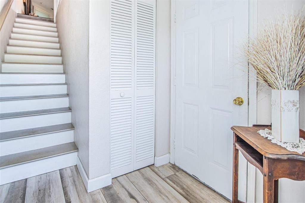 Lower entryway to garage