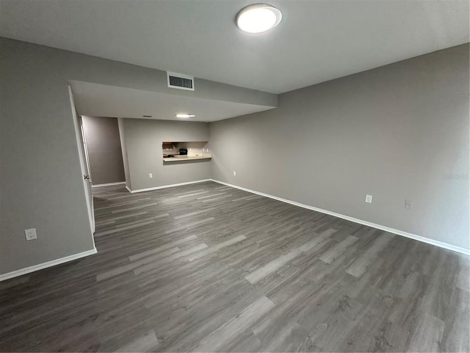 For Rent: $1,600 (2 beds, 1 baths, 1214 Square Feet)