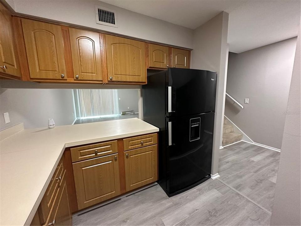 For Rent: $1,600 (2 beds, 1 baths, 1214 Square Feet)