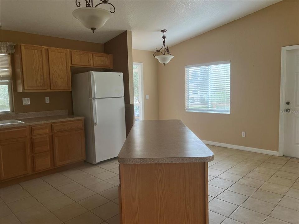 For Sale: $169,900 (2 beds, 2 baths, 864 Square Feet)