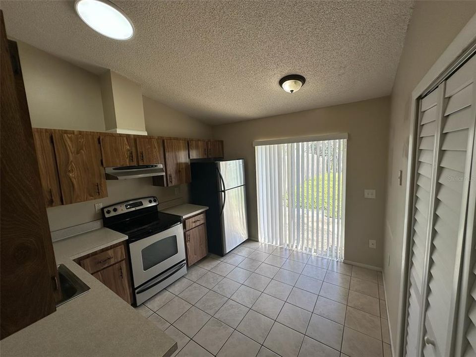 For Rent: $1,590 (2 beds, 2 baths, 1674 Square Feet)