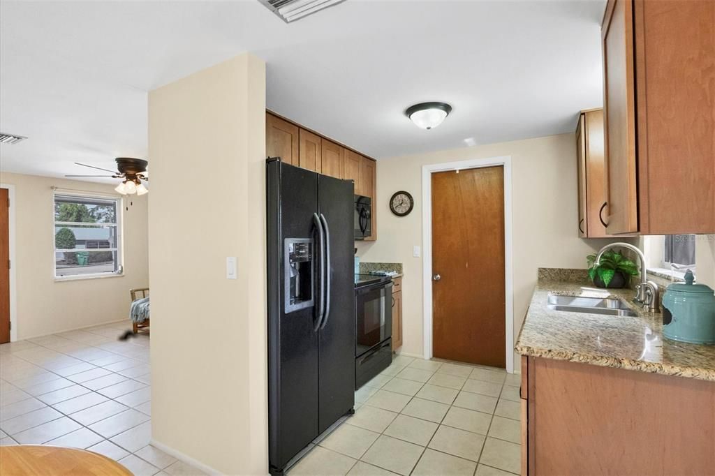 For Sale: $399,000 (3 beds, 2 baths, 1097 Square Feet)