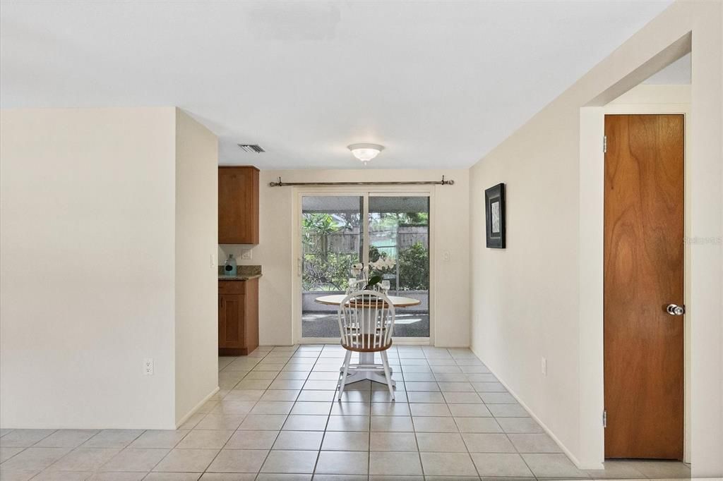 For Sale: $399,000 (3 beds, 2 baths, 1097 Square Feet)