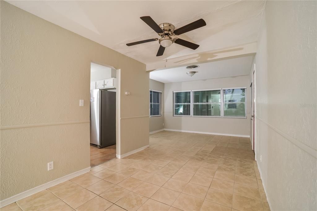 For Rent: $1,883 (3 beds, 2 baths, 1265 Square Feet)