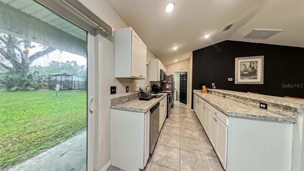 For Sale: $249,999 (3 beds, 2 baths, 1286 Square Feet)