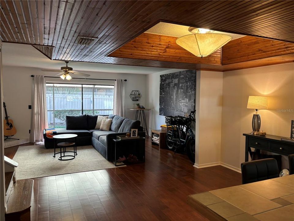 For Sale: $384,400 (2 beds, 2 baths, 1536 Square Feet)