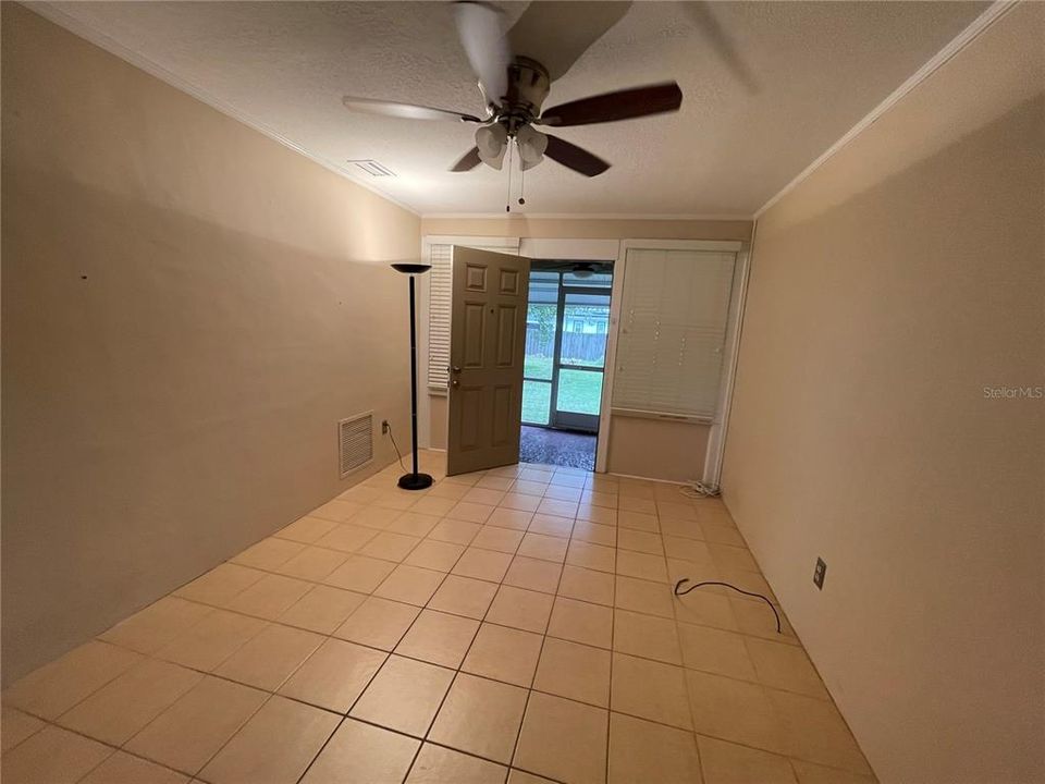 For Sale: $230,000 (2 beds, 2 baths, 1112 Square Feet)