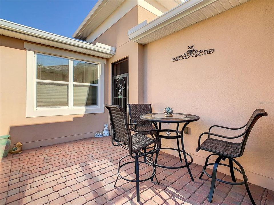 For Sale: $264,900 (2 beds, 2 baths, 1353 Square Feet)