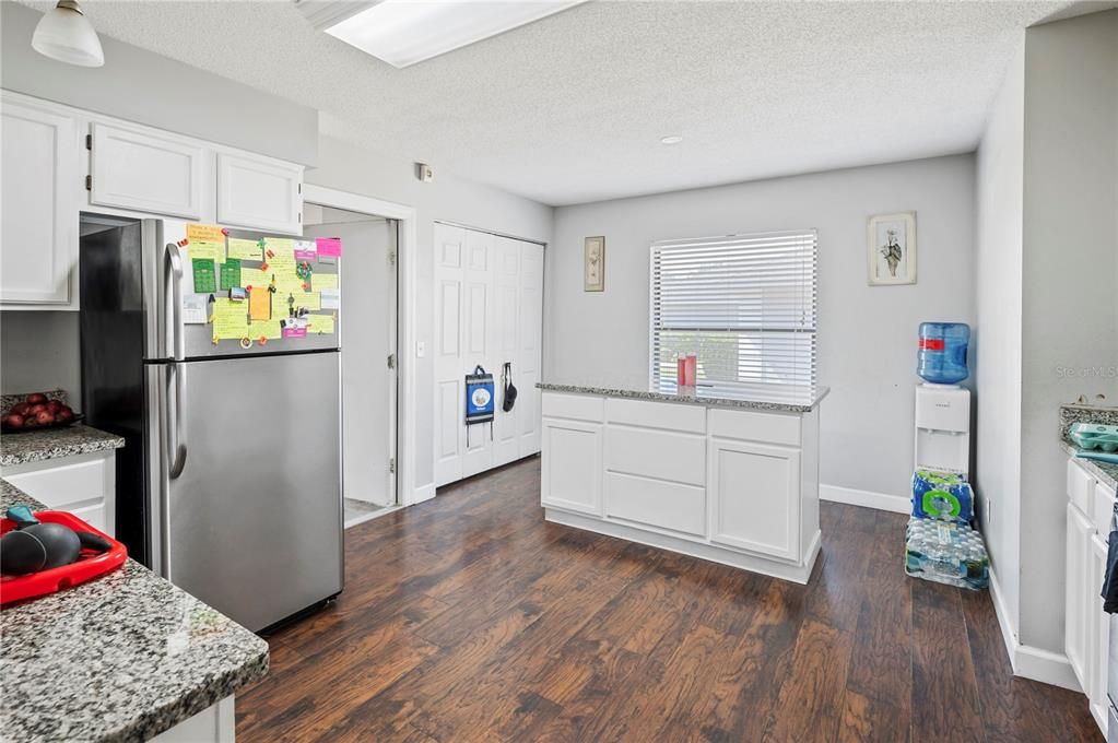 For Sale: $249,900 (2 beds, 2 baths, 1173 Square Feet)