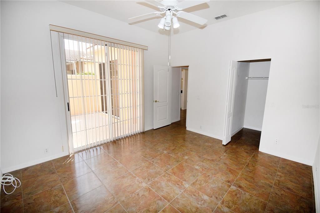 Guest Bedroom with access to Courtyard