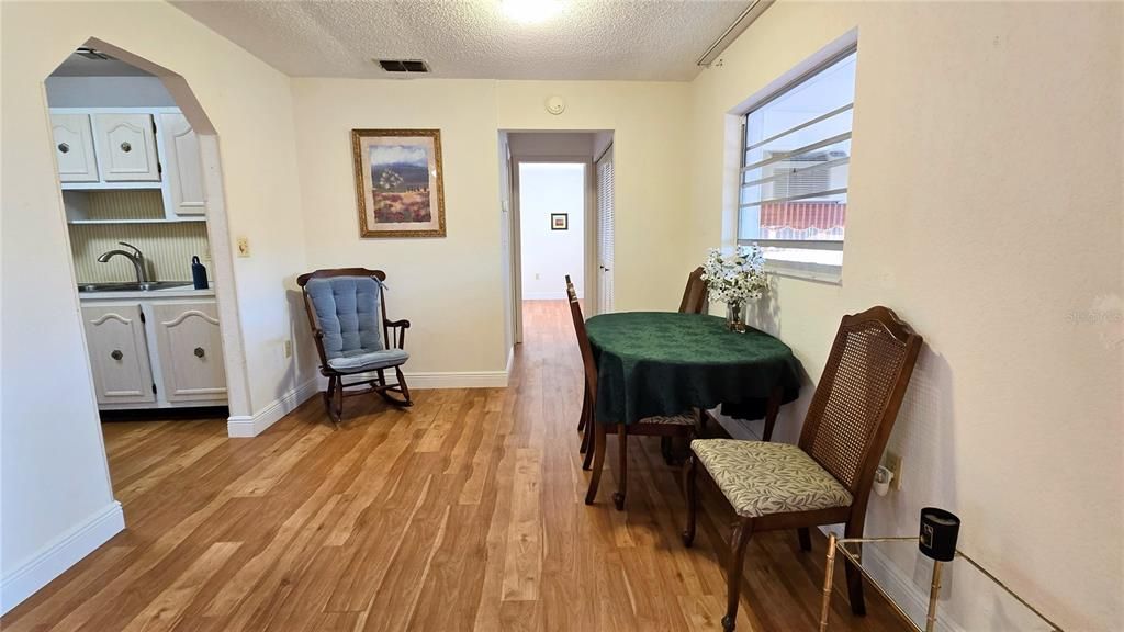 For Sale: $130,000 (1 beds, 1 baths, 779 Square Feet)