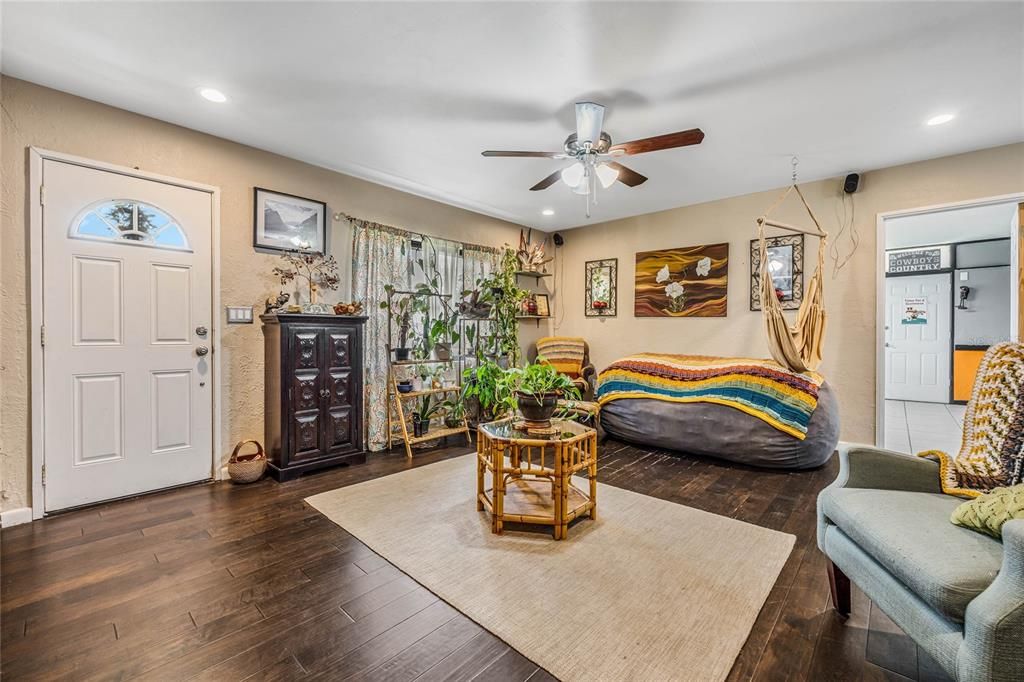 For Sale: $349,000 (4 beds, 2 baths, 1534 Square Feet)