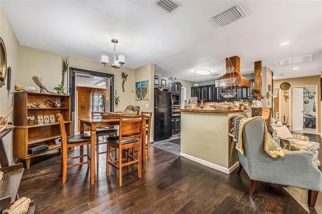 For Sale: $349,000 (4 beds, 2 baths, 1534 Square Feet)