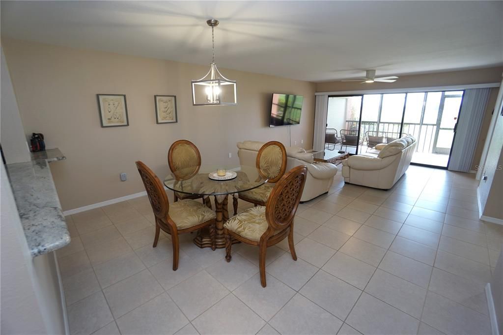 For Sale: $248,900 (2 beds, 2 baths, 1390 Square Feet)