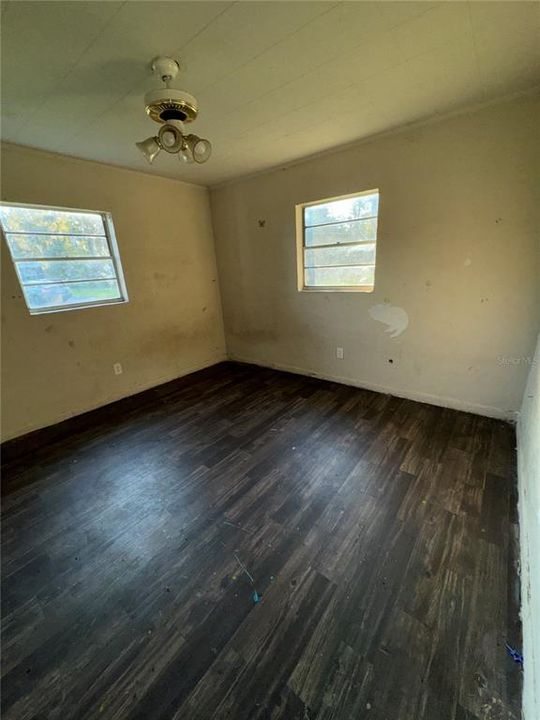 For Sale: $165,000 (3 beds, 1 baths, 1223 Square Feet)