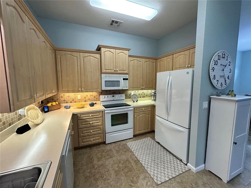 For Sale: $409,000 (2 beds, 2 baths, 1383 Square Feet)