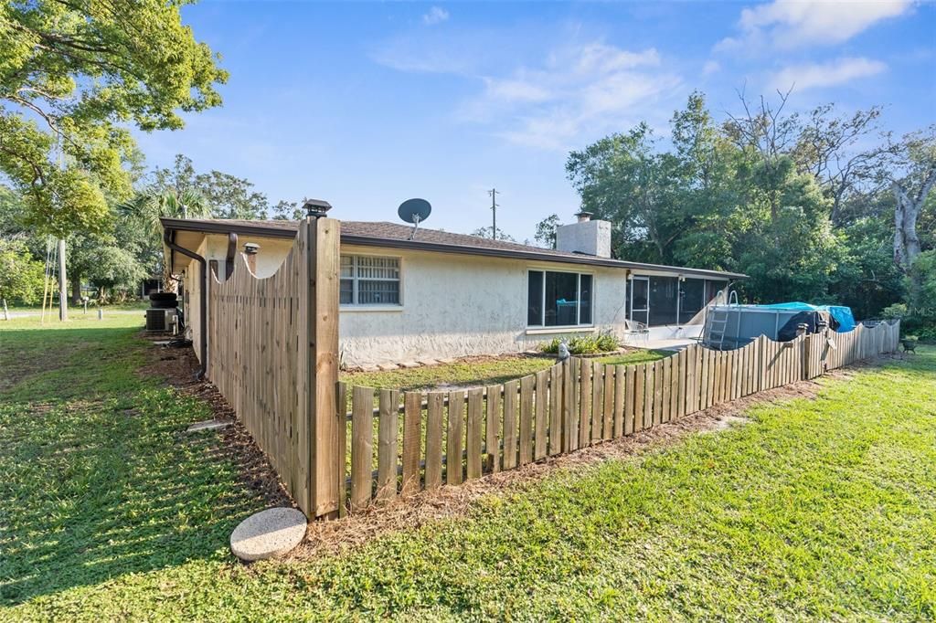 For Sale: $295,000 (2 beds, 2 baths, 1546 Square Feet)