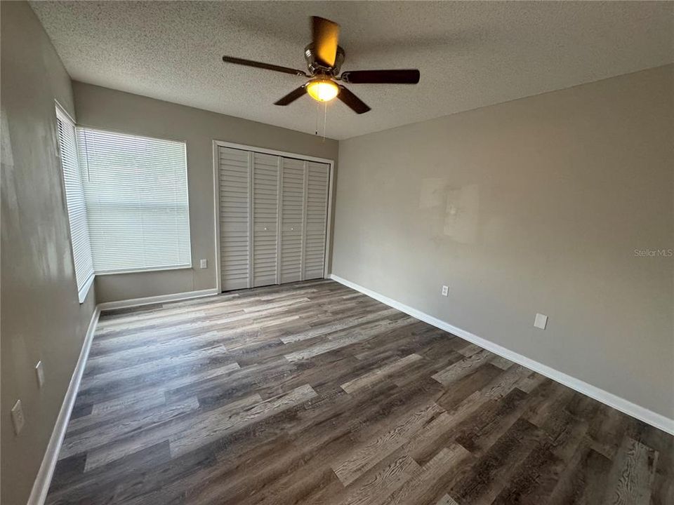 For Sale: $217,500 (2 beds, 1 baths, 876 Square Feet)