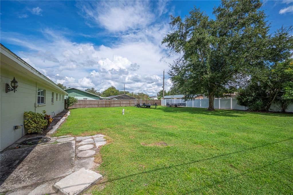 For Sale: $350,000 (3 beds, 2 baths, 1792 Square Feet)