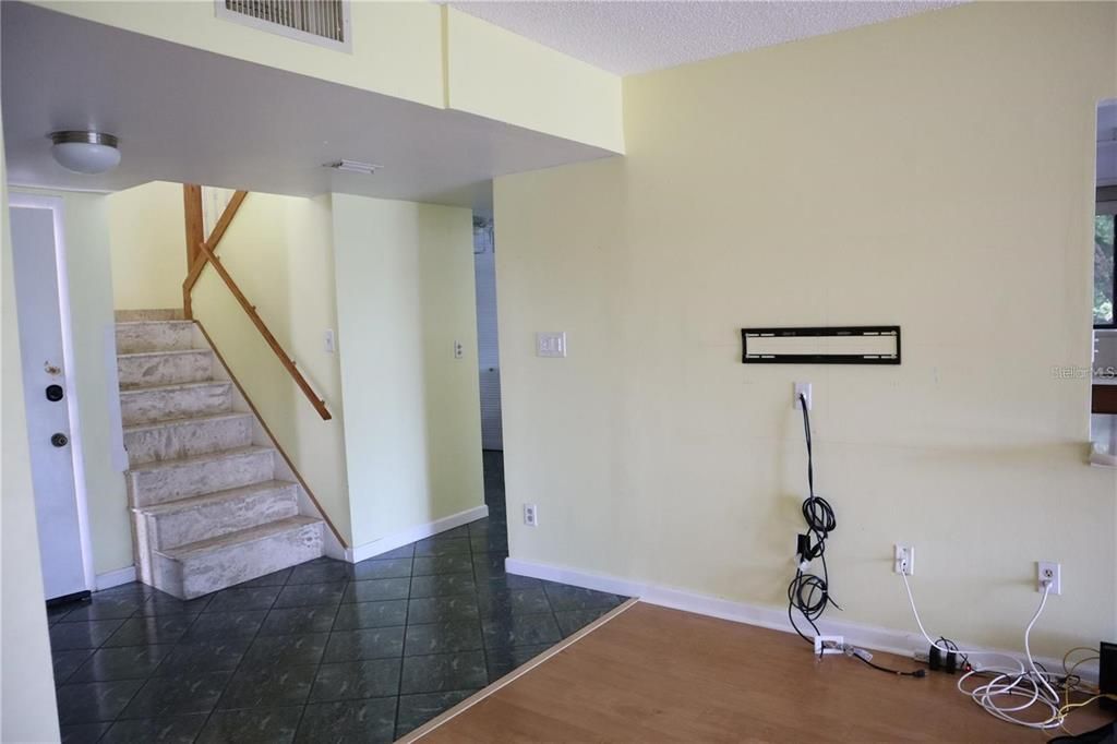 For Rent: $1,900 (2 beds, 2 baths, 1646 Square Feet)