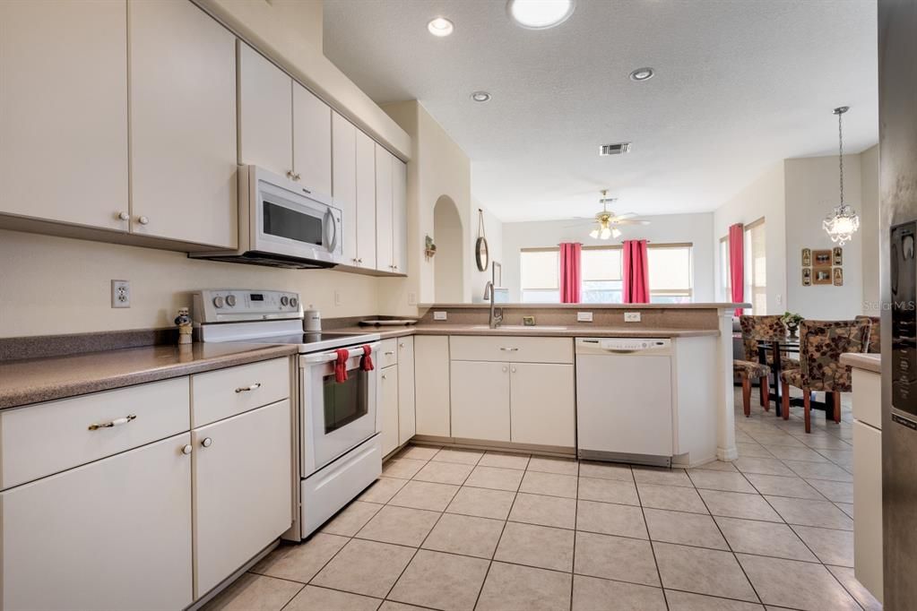 For Sale: $369,900 (3 beds, 2 baths, 1993 Square Feet)