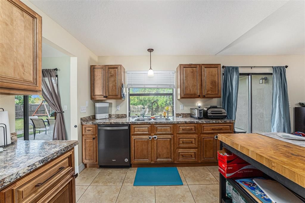 For Sale: $294,970 (3 beds, 2 baths, 1623 Square Feet)