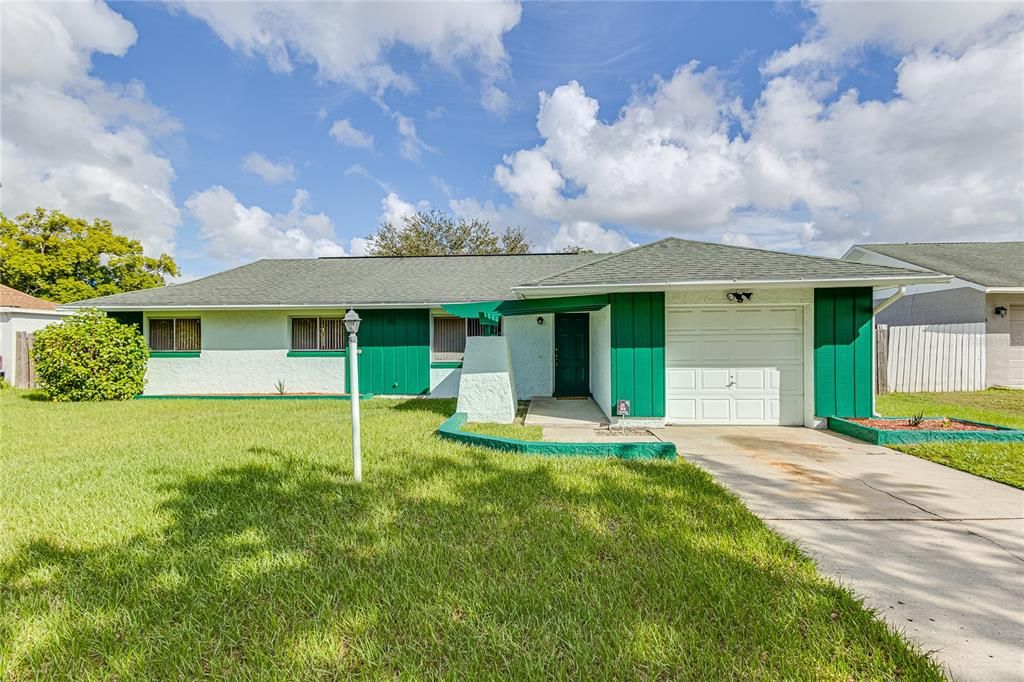 For Sale: $285,000 (4 beds, 2 baths, 1298 Square Feet)