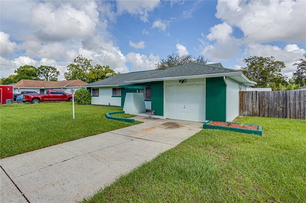 For Sale: $285,000 (4 beds, 2 baths, 1298 Square Feet)