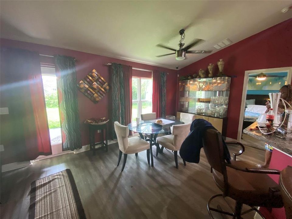 For Sale: $389,500 (4 beds, 2 baths, 1754 Square Feet)