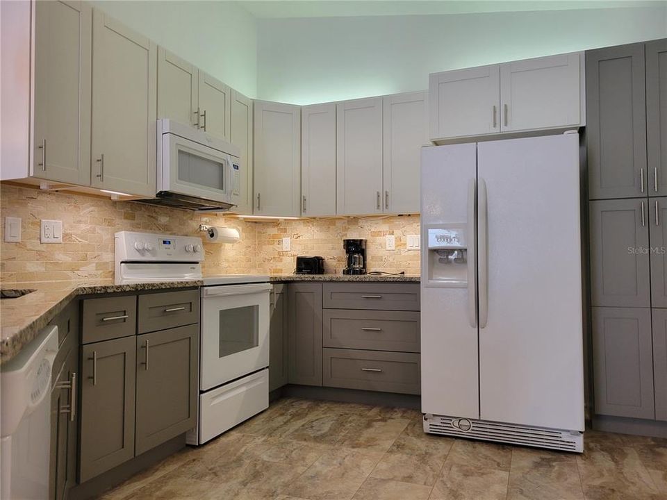 For Sale: $305,000 (3 beds, 2 baths, 1897 Square Feet)