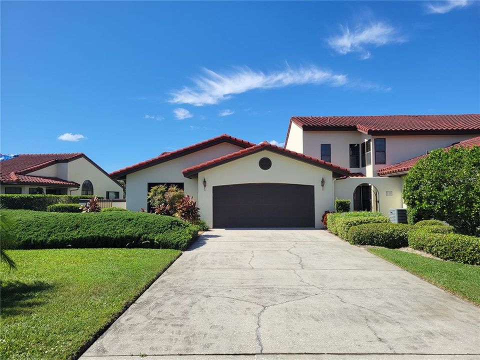 For Sale: $305,000 (3 beds, 2 baths, 1897 Square Feet)