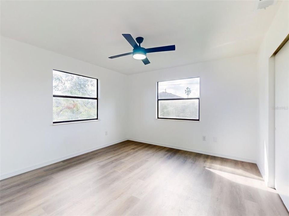 For Sale: $330,000 (3 beds, 2 baths, 1527 Square Feet)