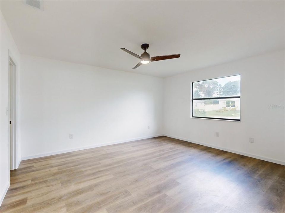 For Sale: $330,000 (3 beds, 2 baths, 1527 Square Feet)