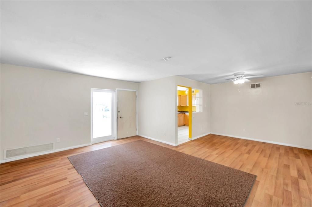 For Sale: $435,000 (2 beds, 2 baths, 1252 Square Feet)