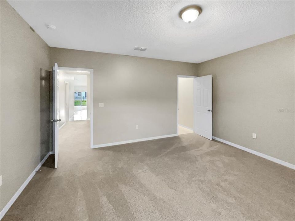 For Sale: $305,000 (3 beds, 2 baths, 1728 Square Feet)