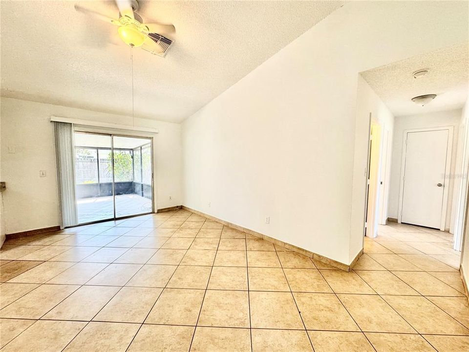 For Rent: $1,817 (3 beds, 2 baths, 1079 Square Feet)