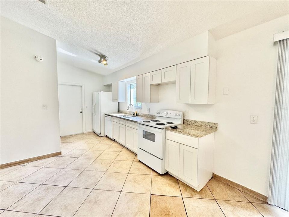 For Rent: $1,817 (3 beds, 2 baths, 1079 Square Feet)