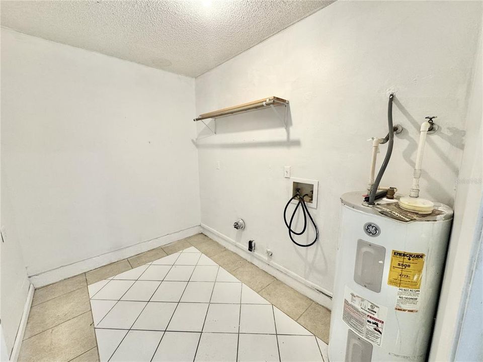 For Rent: $1,817 (3 beds, 2 baths, 1079 Square Feet)