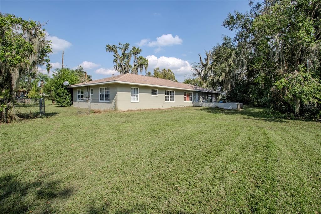 For Sale: $312,000 (3 beds, 2 baths, 1474 Square Feet)