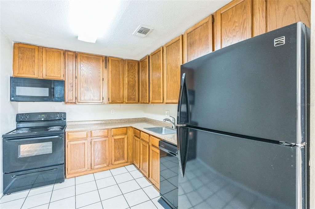 For Sale: $139,900 (2 beds, 2 baths, 1165 Square Feet)