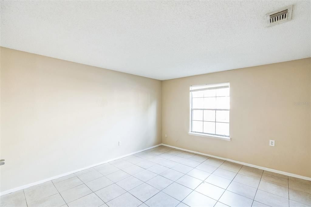 For Sale: $139,900 (2 beds, 2 baths, 1165 Square Feet)