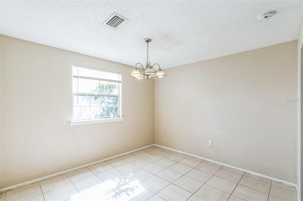 For Sale: $139,900 (2 beds, 2 baths, 1165 Square Feet)