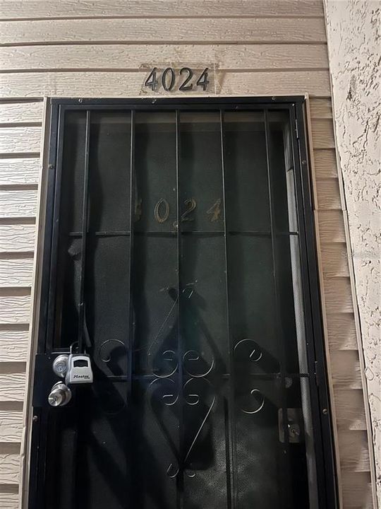 For Rent: $1,500 (1 beds, 1 baths, 670 Square Feet)